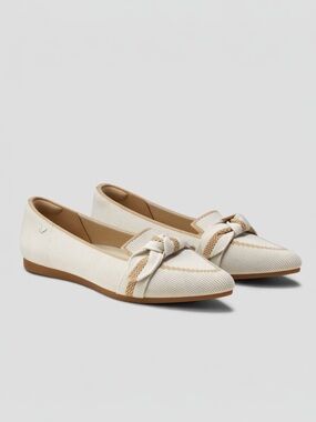 VIVAIA • Pointed-Toe Bow Loafers (Michelle 2.0) in Ivory Nude